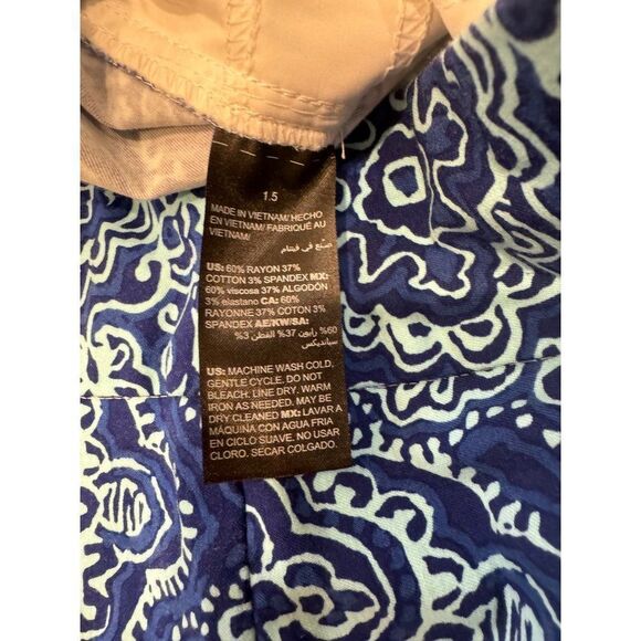 Chico's So Slimming Brigitte Cool Medallion Crop Pants Blue 1.5 (Sz 10) - Picture 7 of 10